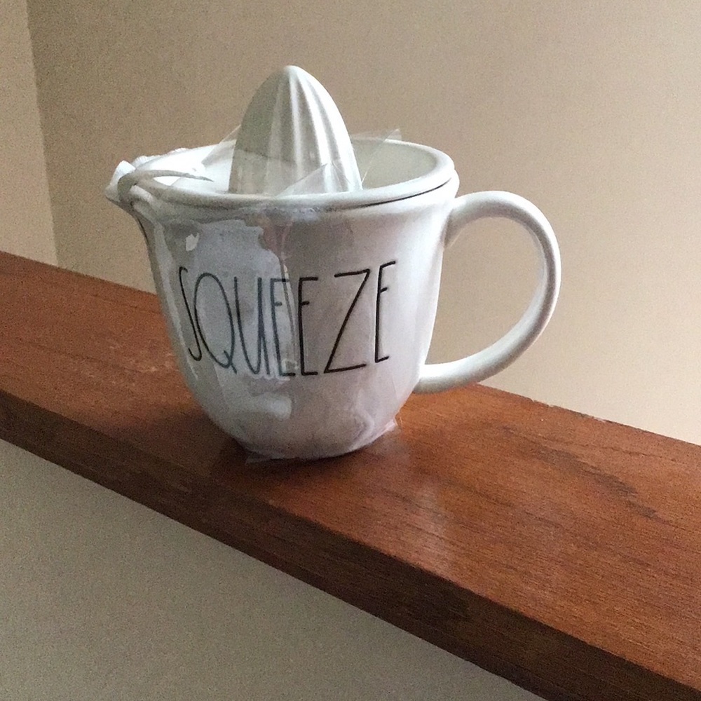 Rae Dunn “Squeeze” Juicer